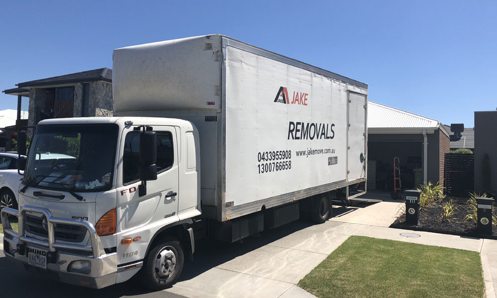 Furniture Removals Castlemaine to Melbourne